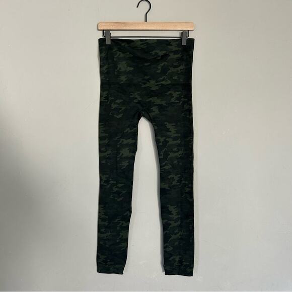 SPANX Look At Me Now Camo Leggings Size 1X - Picture 2 of 5
